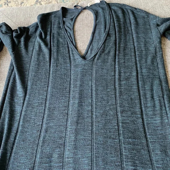 LUSH Sweater Tunic Top Women M Dark Blue Stretchy V-Neck in front and back - Picture 3 of 6